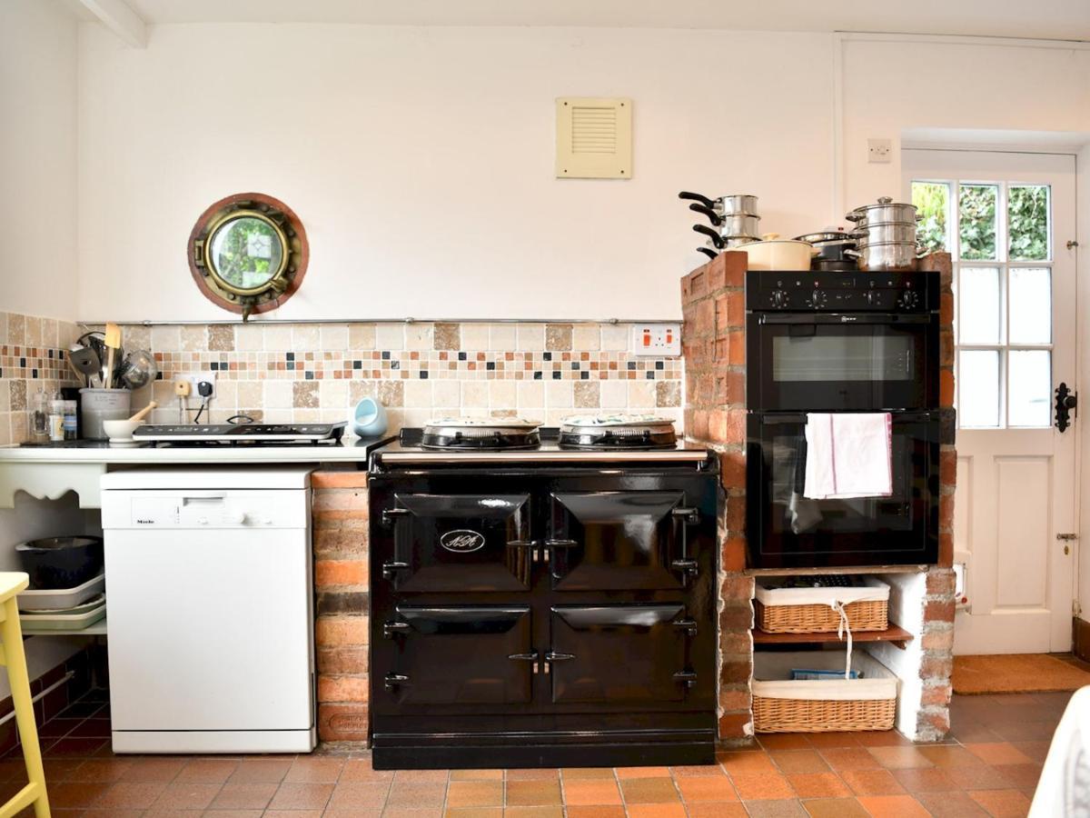 Holiday home Pass The Keys Summer Hill 3 Bed Overlooking Caswell Bay Swansea